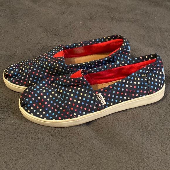Toms Rainbow Polka Dot on Navy Blue One for One Slip-Ons w/NEW Tote Bag - Picture 1 of 11